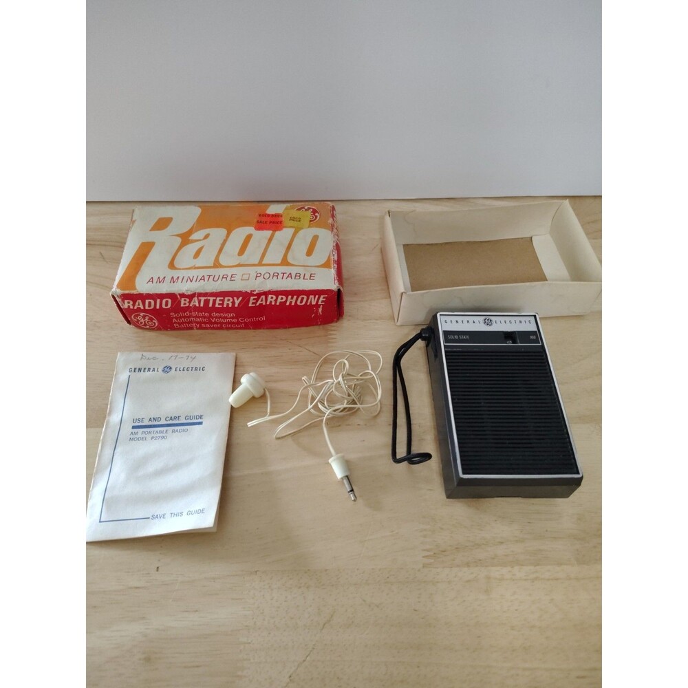 Vintage GE AM Miniature Radio P2790 W/Original Box Manual And Earphone Price Tag